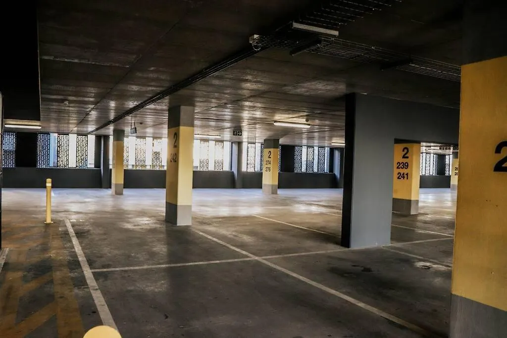 Wex829- Modern Woodstock Apartment With Pool And Gym Access And Secure Parking Cape Town
