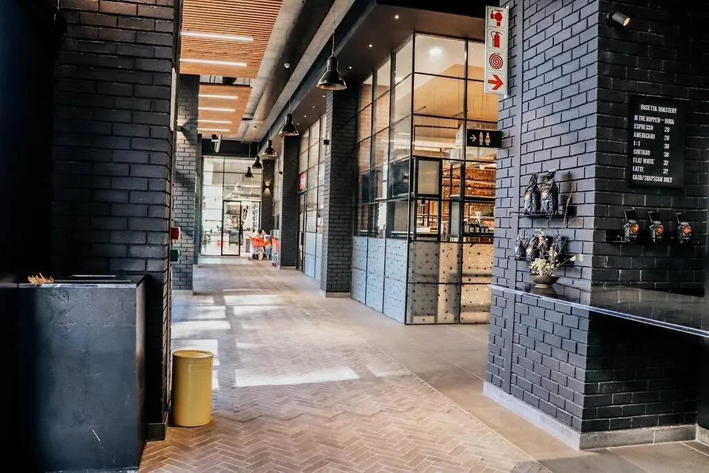 Wex829- Modern Woodstock Apartment With Pool And Gym Access And Secure Parking Cape Town