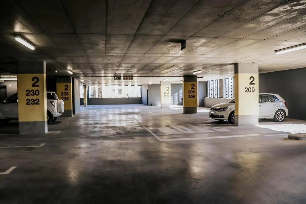 Wex829- Modern Woodstock Apartment With Pool And Gym Access And Secure Parking Cape Town South Africa