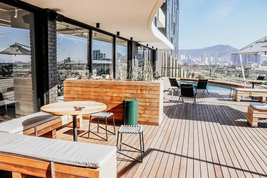 Wex829- Modern Woodstock Apartment With Pool And Gym Access And Secure Parking Cape Town