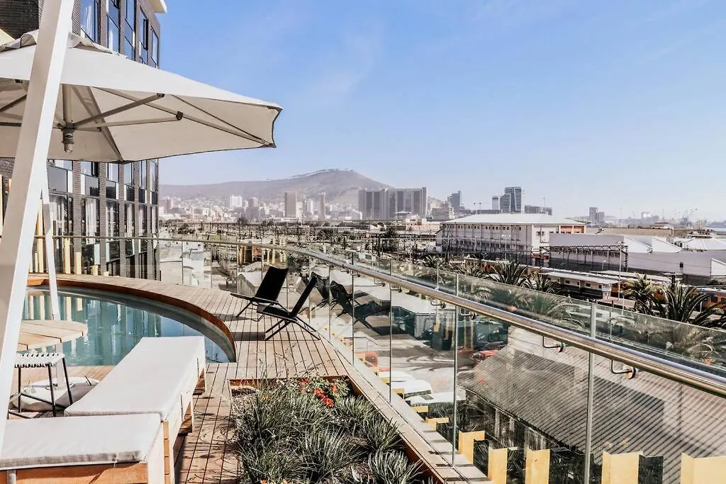 Wex829- Modern Woodstock Apartment With Pool And Gym Access And Secure Parking Cape Town